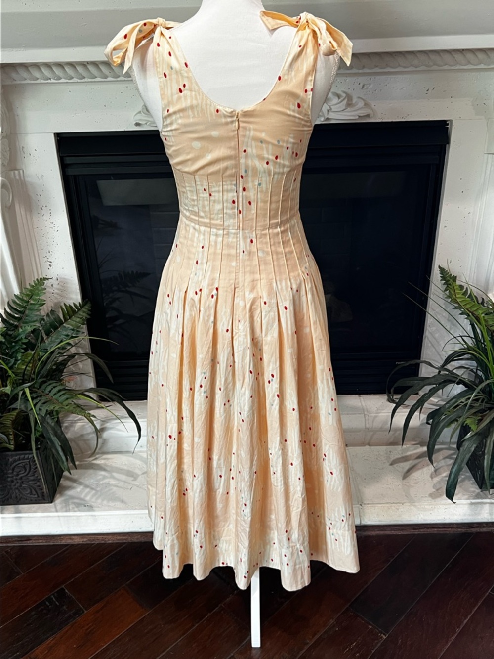 HUNTER BELL Braden Abstract Coral Cream Midi Dress (2023) - Picture 2 of 8